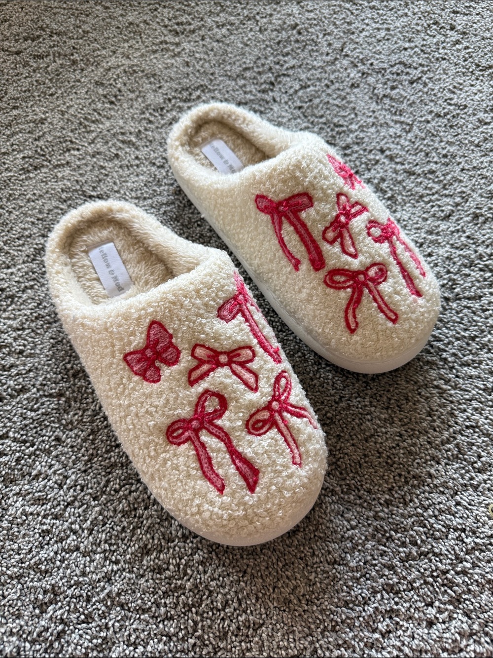 Mellow and Mod Sherpa Slip-On Slippers with Pink Bow Embroidery